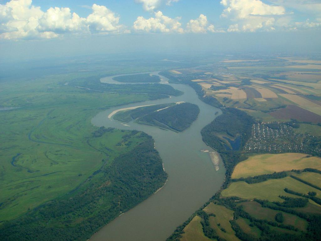 Крупнейшая река России Обь