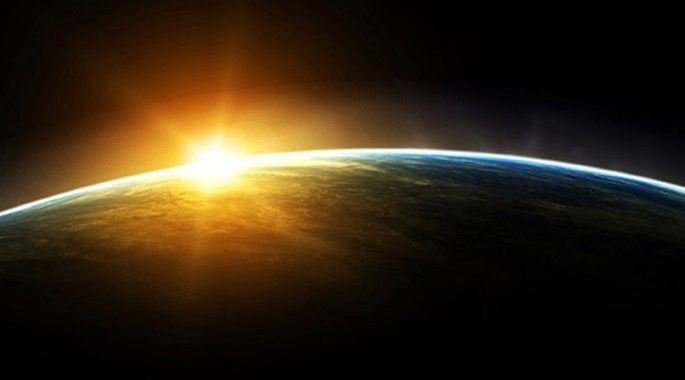 Земля вращается по часовой стрелке или против вокруг солнца