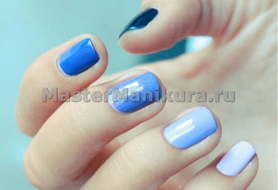 Короткие синие ногти