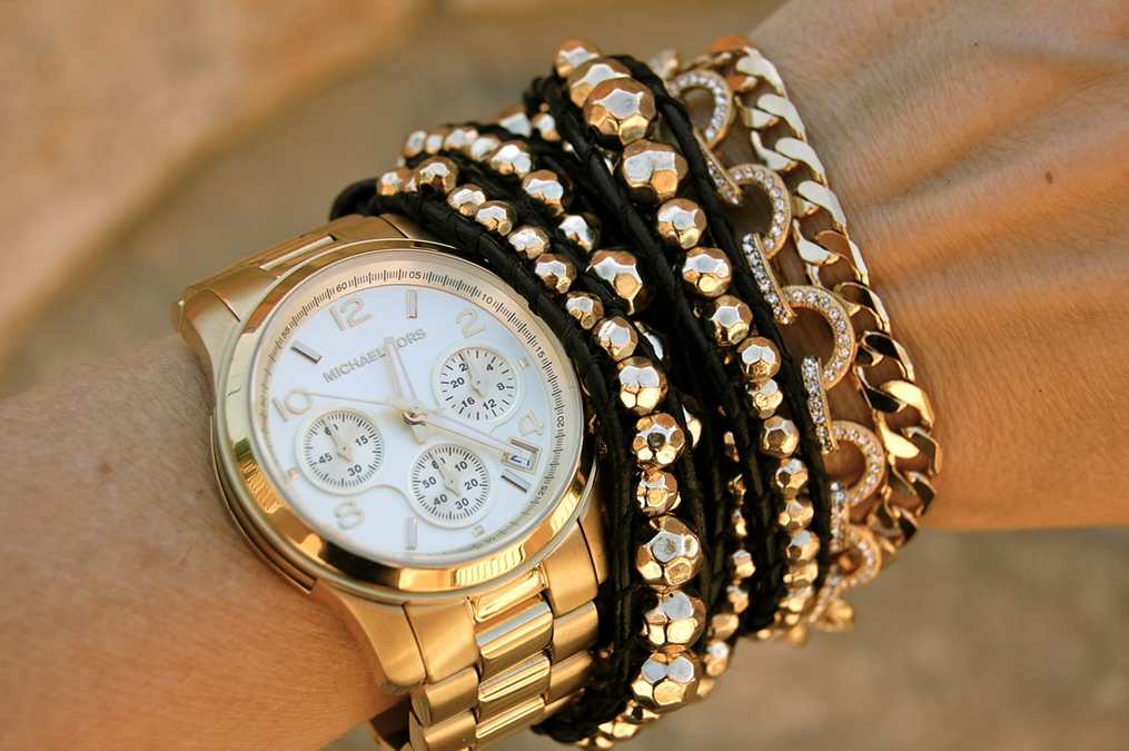 Золотые часы и браслеты 