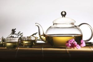 Польза употребления травяных чаев во время курения кальяна