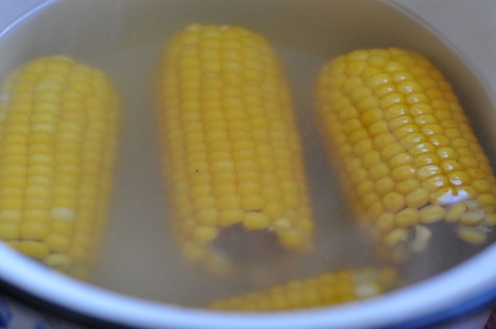Как правильно варить кукурузу?