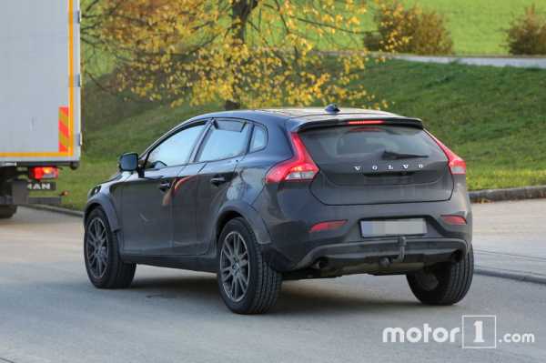 2017-volvo-xc40-chassis-testing-mule5