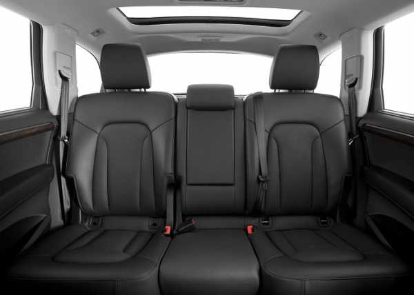 Пассажирам на задних сиденьях Audi Q7 предоставлено больше пространства