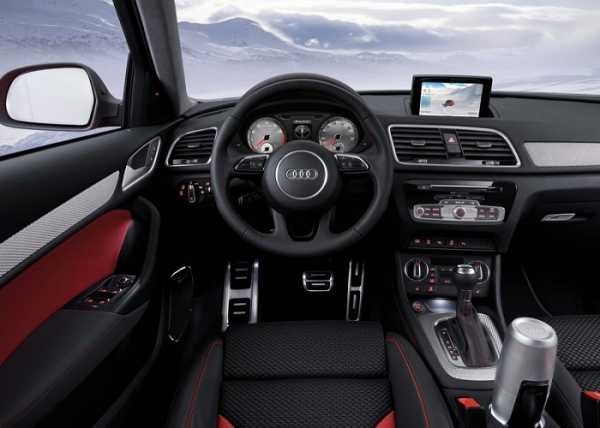 Кроссовер Audi Q3 имеет удобную и многофункциональную панель приборов