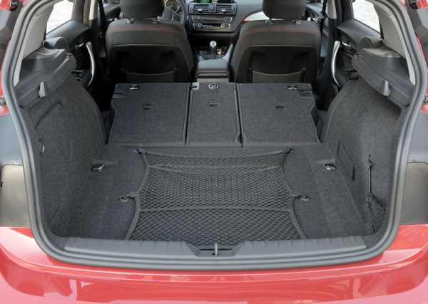 фотографии багажника BMW 1-Series 2013 года