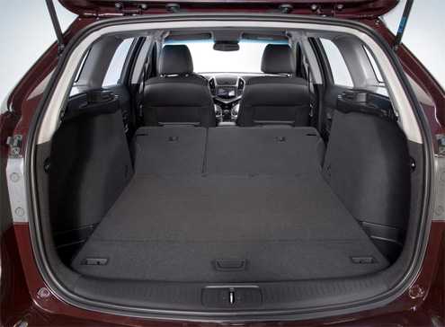 фотографии багажника Chevrolet Cruze Station Wagon 2013