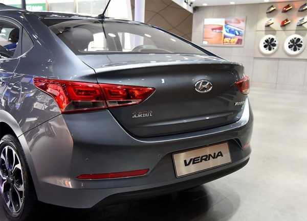 картинки Hyundai Verna 2016-2017 вид сзади