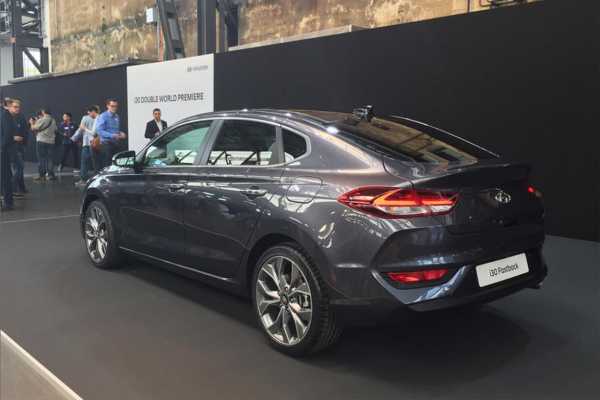 Hyundai i30 Fastback 2017-2018-6-min
