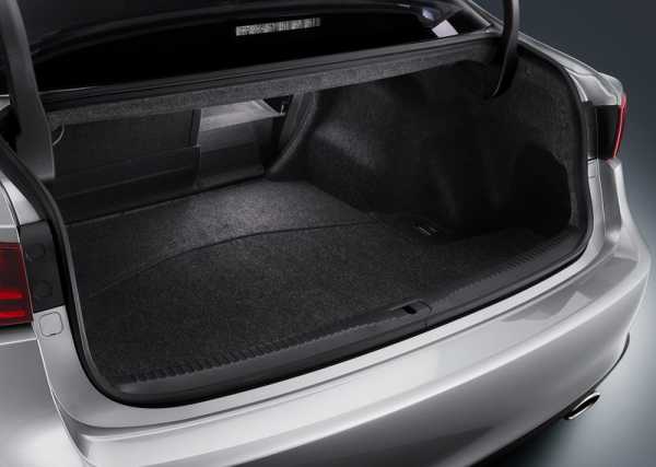 фотографии багажника Lexus IS 2014 года