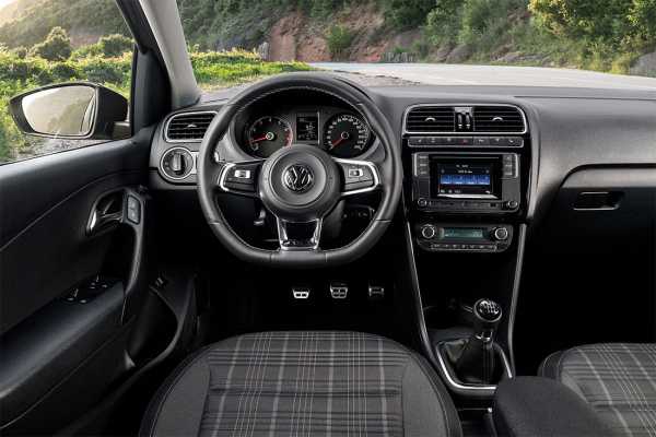 фото салона седан Volkswagen Polo GT 2016-2017 года