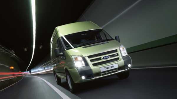 Ford Transit - один из лучших микроавтобусов для перевозки пассажиров