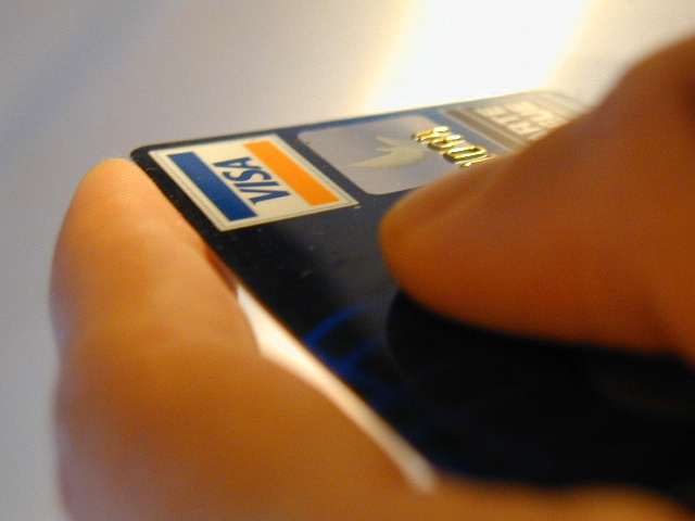 Оплатить домашний интернет дозволено с подмогой банковской карты